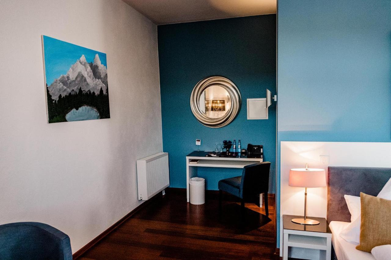 Hotel Gut Landscheid Burscheid Eksteriør billede