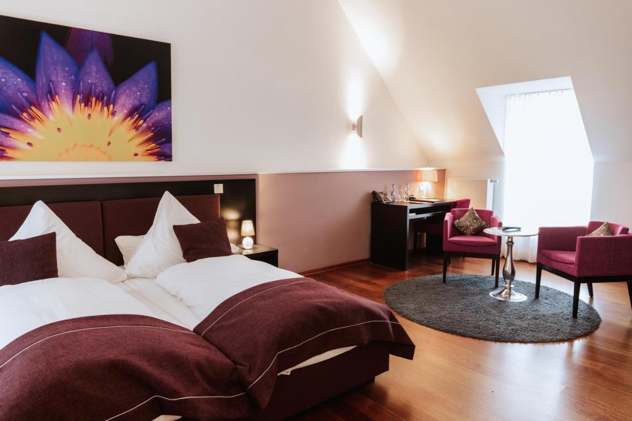 Hotel Gut Landscheid Burscheid Eksteriør billede
