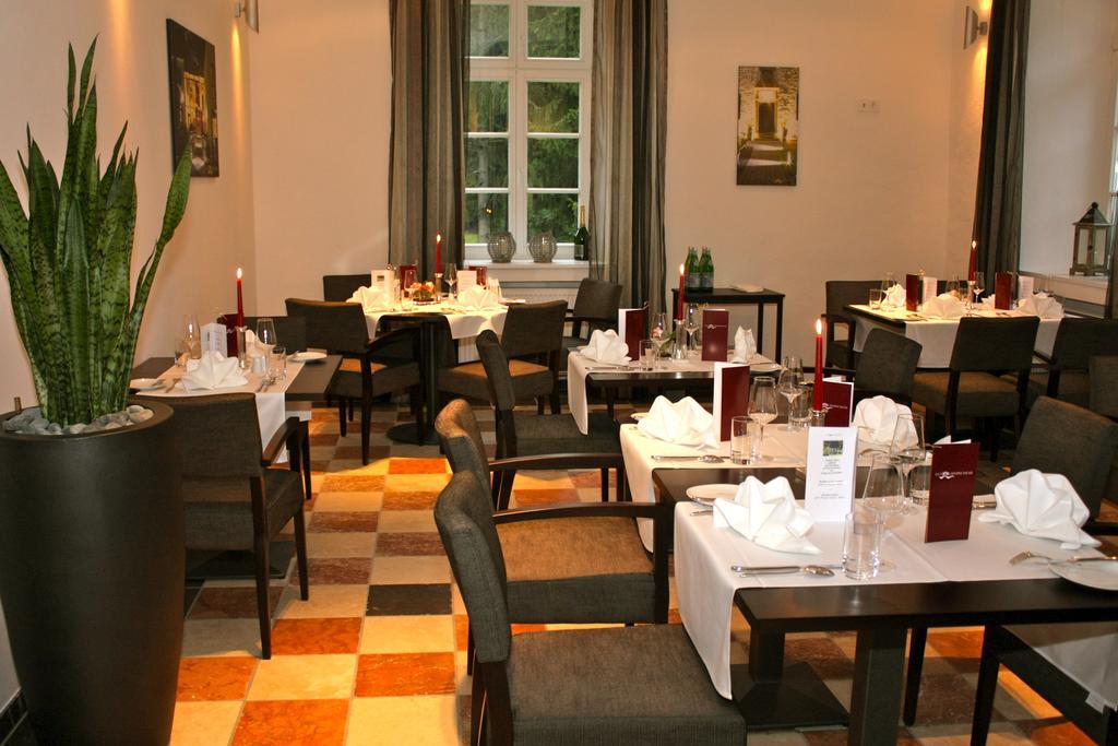 Hotel Gut Landscheid Burscheid Eksteriør billede